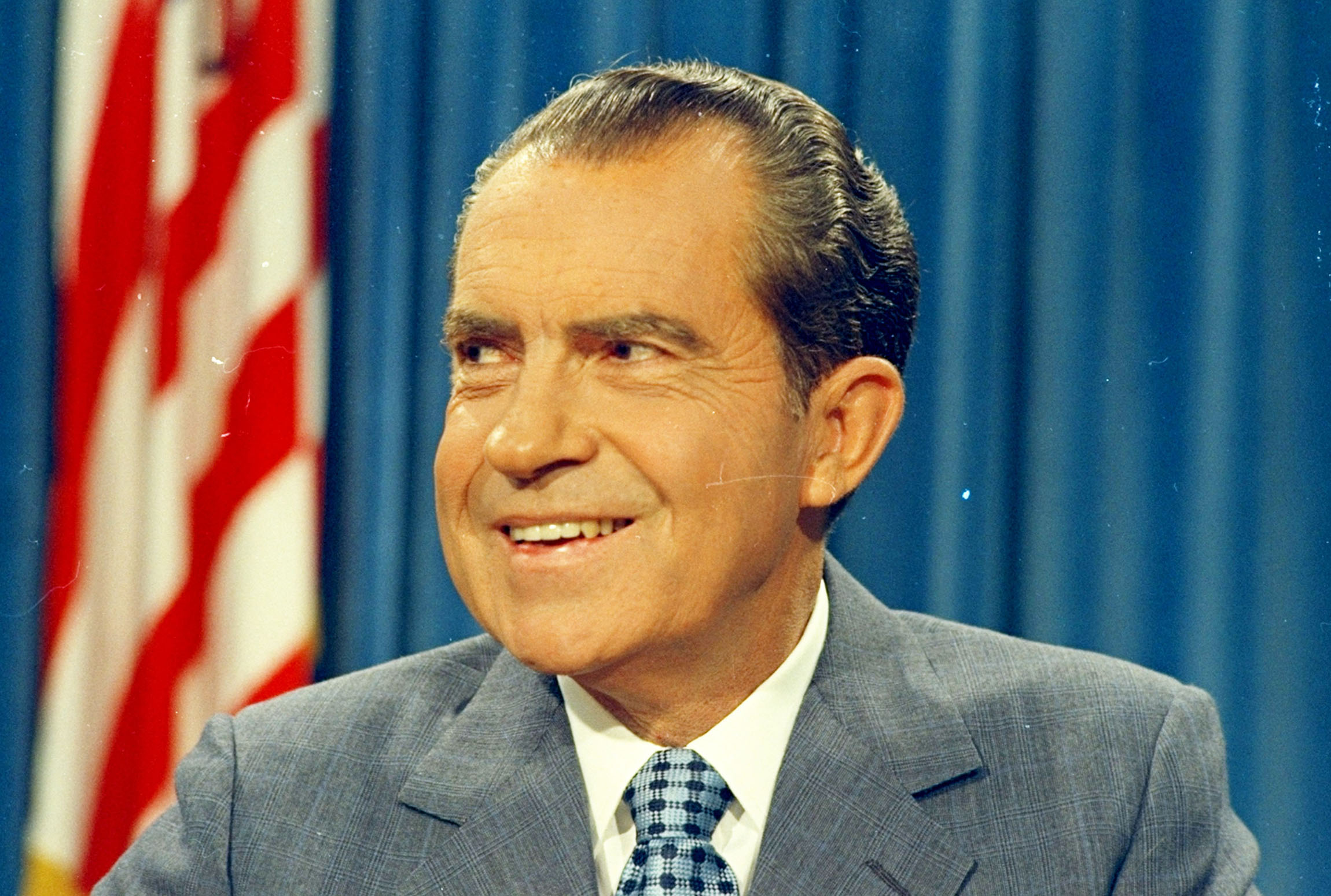 Nixon at the Lincoln Memorial, 46 years later