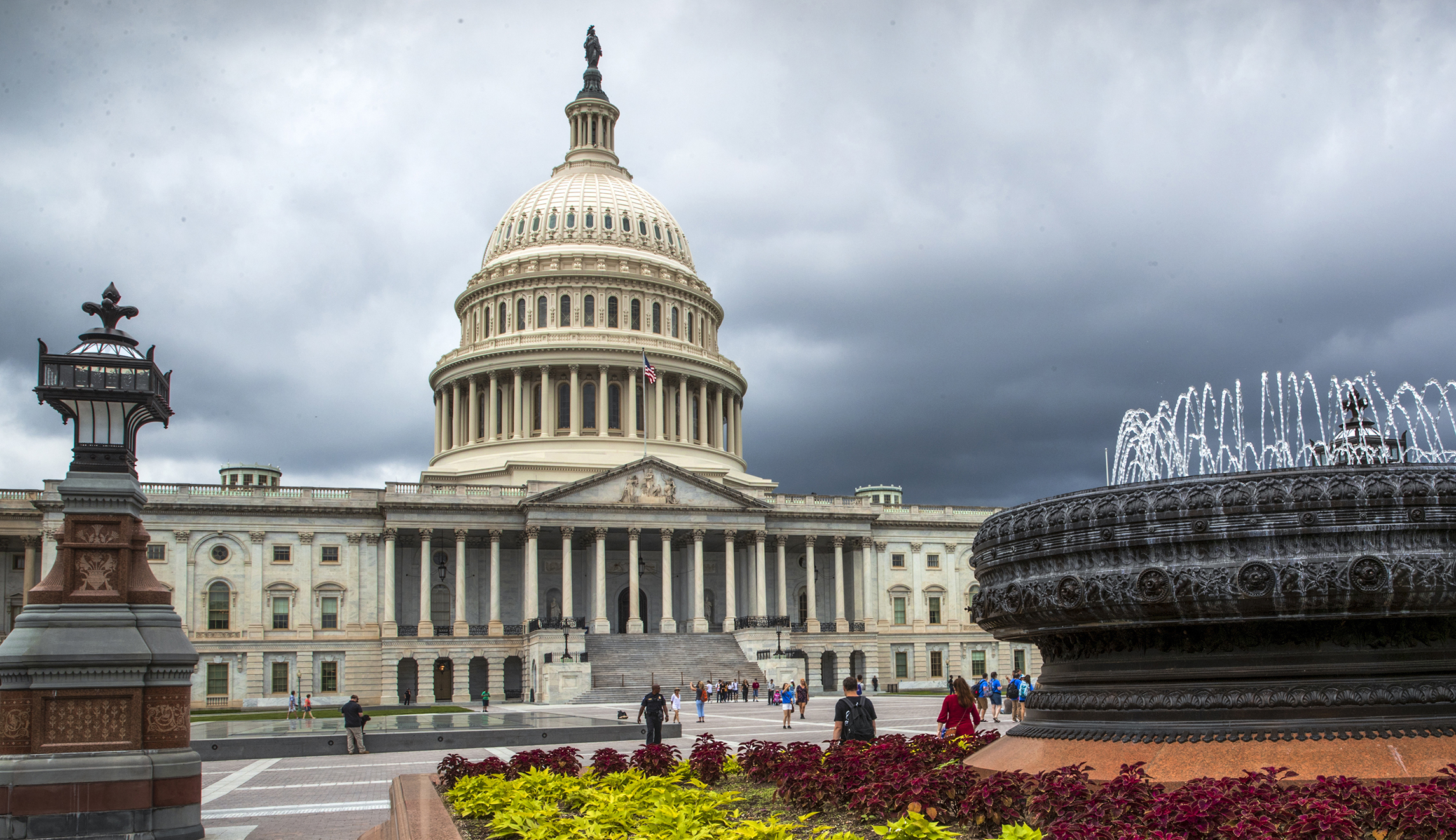 New projections of deficits provoke no response from Congress