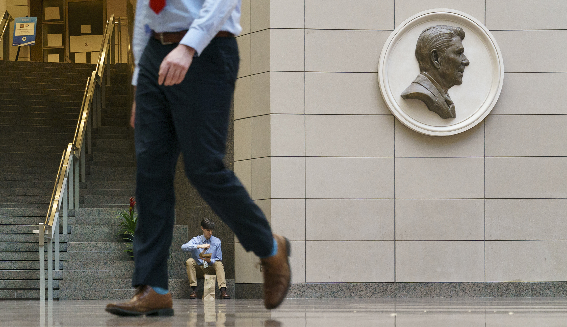 29 Republicans vote with Democrats to boost federal salaries 2.6 percent