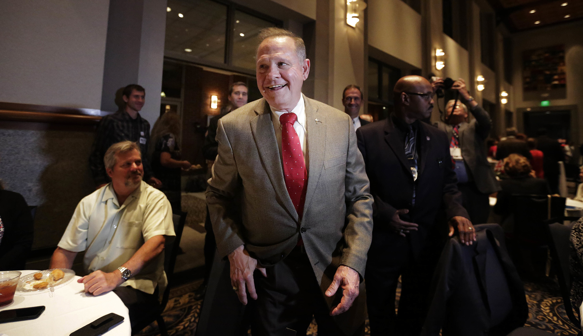 Roy Moore failed to disclose $540,000 promissory note to IRS when he filed his Senate candidacy: Report