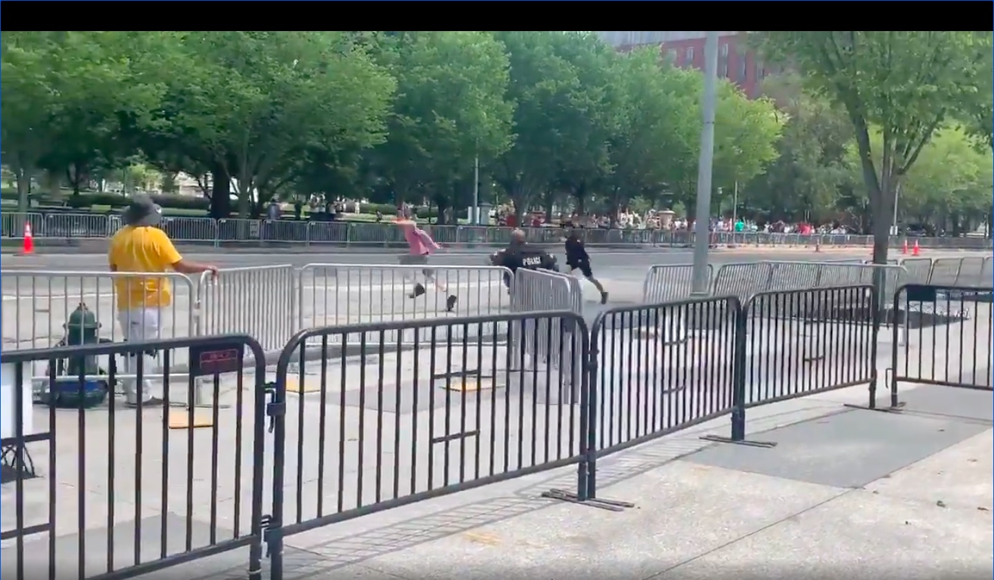 Secret Service arrests man for jumping fence line near White House