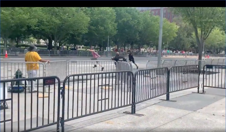 Secret Service arrests man for jumping fence line near White House