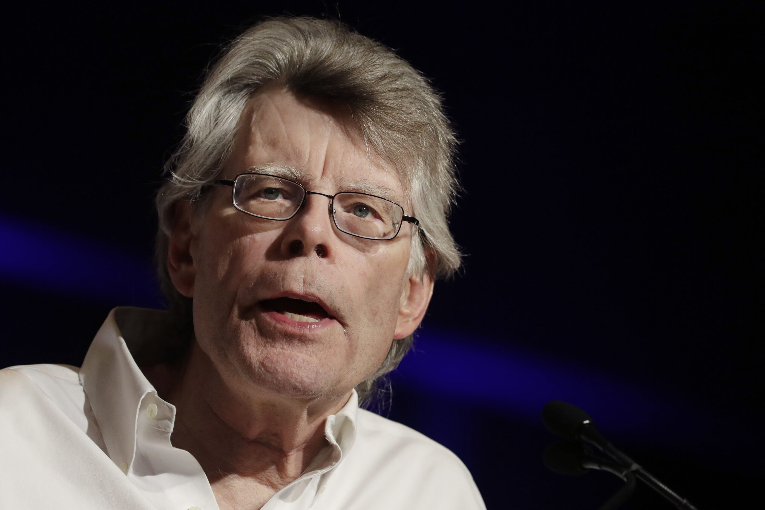 Trump blocks author Stephen King on Twitter