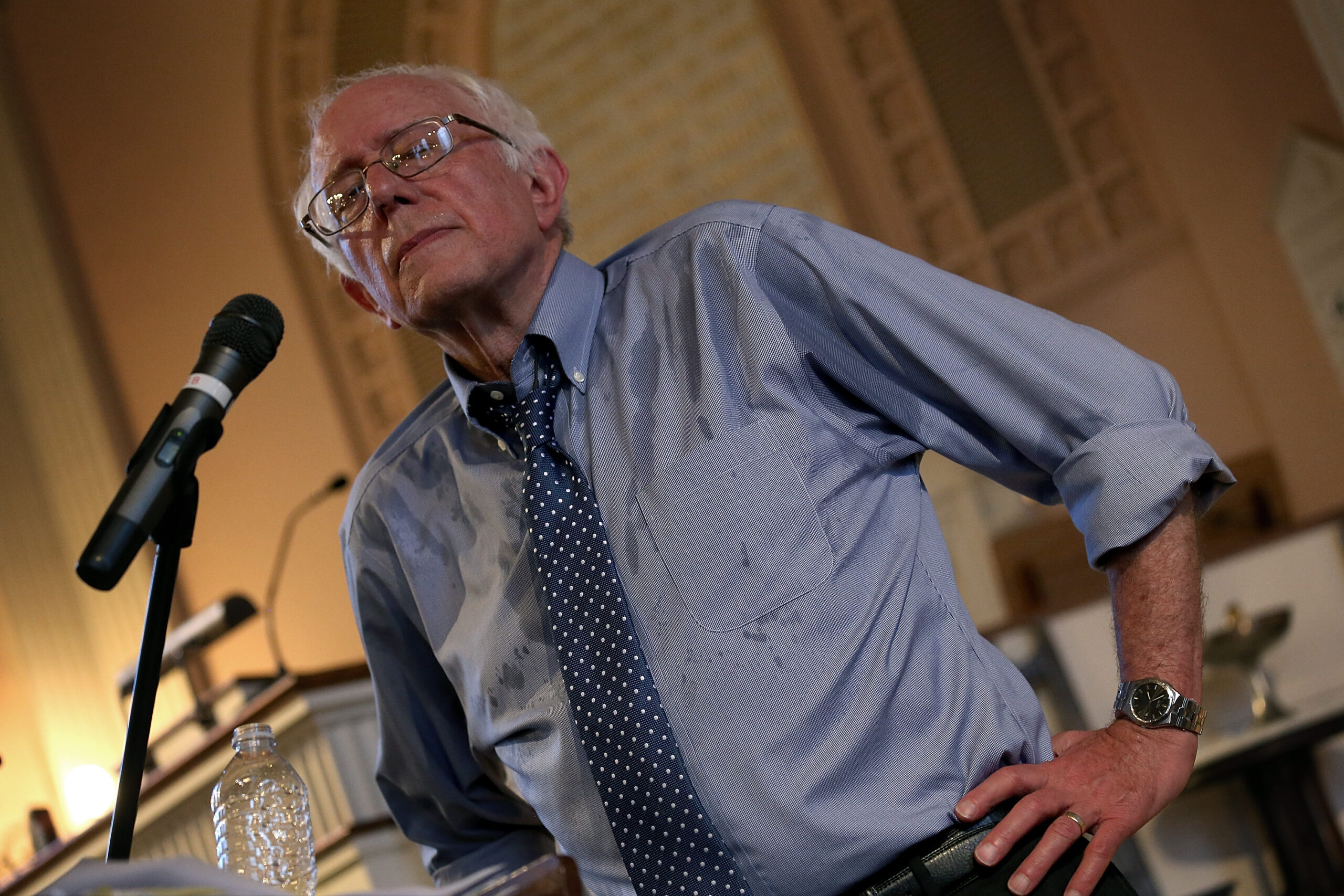 Sanders draws huge crowds, gets key NH endorsement