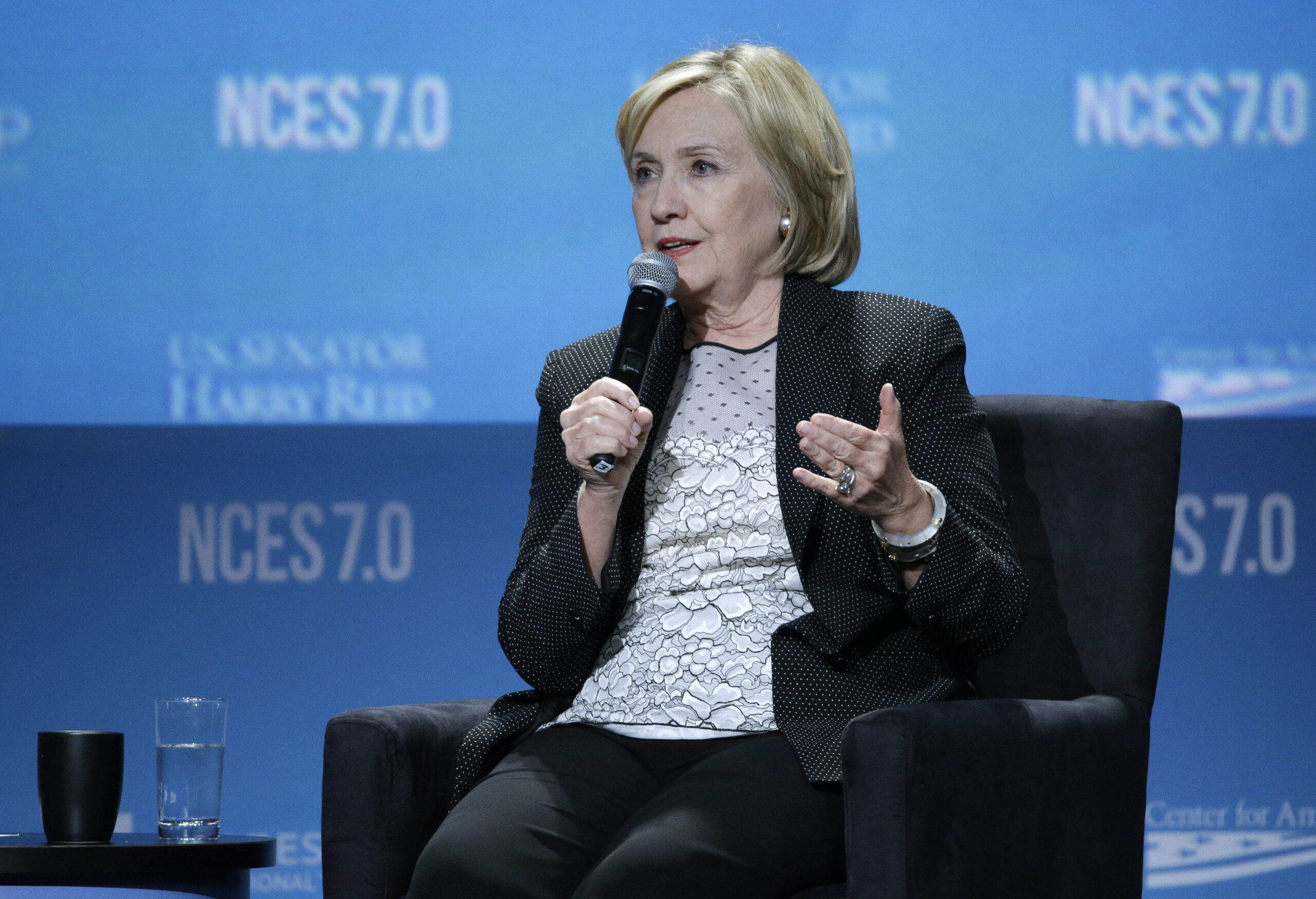 Hillary Clinton: US should lead on clean energy