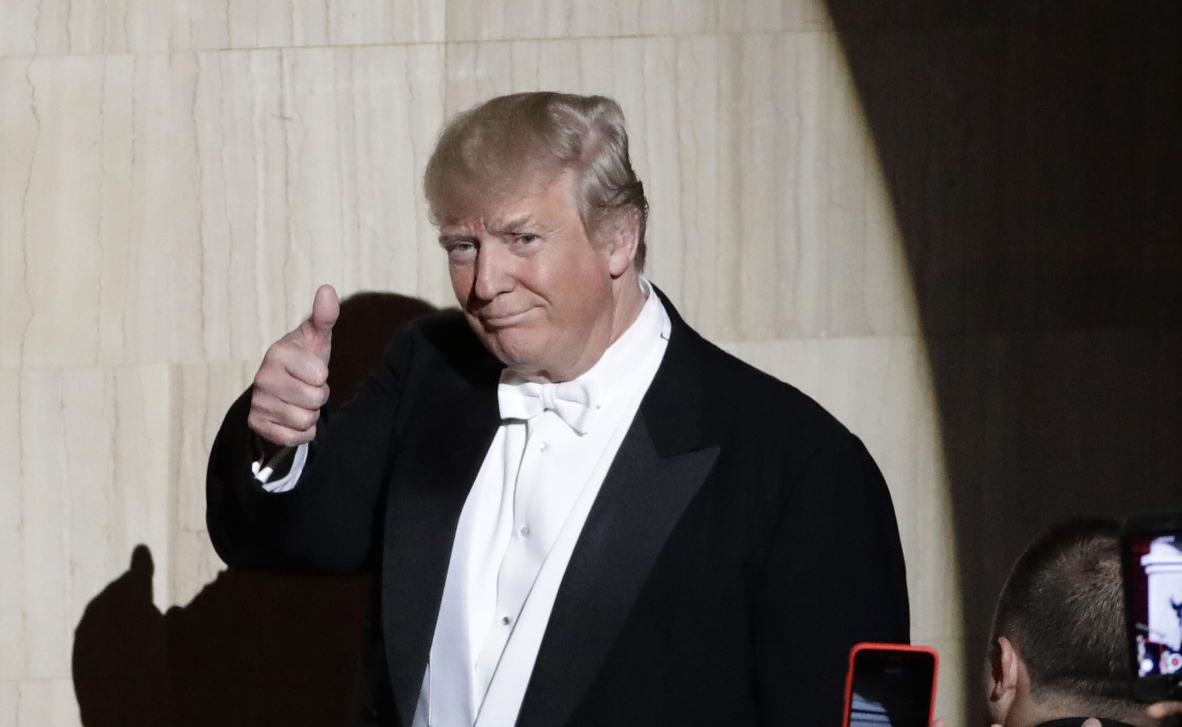 Gridiron dinner: Trump teases Jared Kushner and Jeff Sessions, tells ‘straight’ joke about Mike Pence