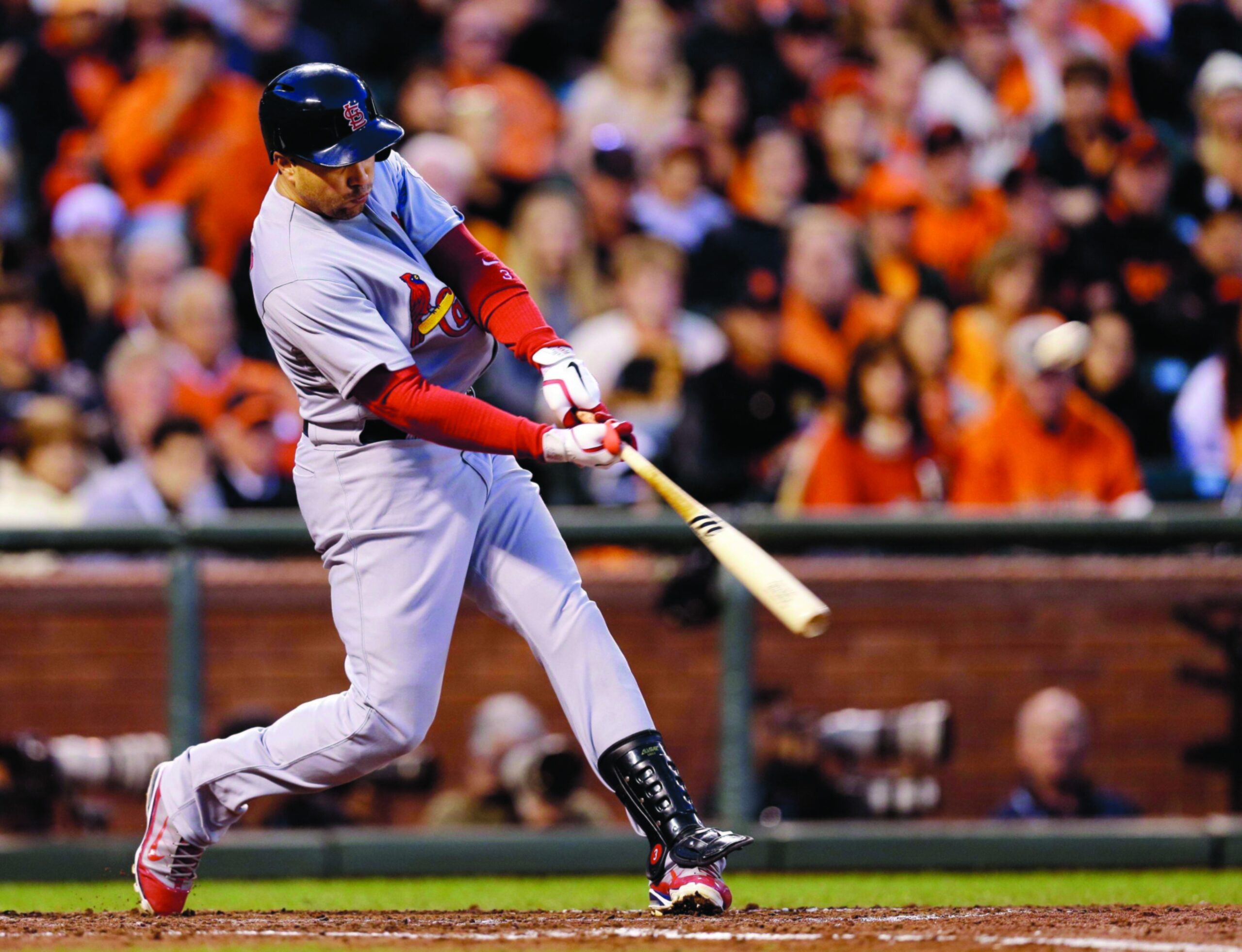 Cardinals hold on against Giants in Game 1 of NLCS
