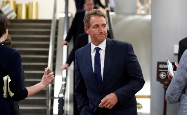 Jeff Flake hasn’t ruled out Trump challenge in 2020