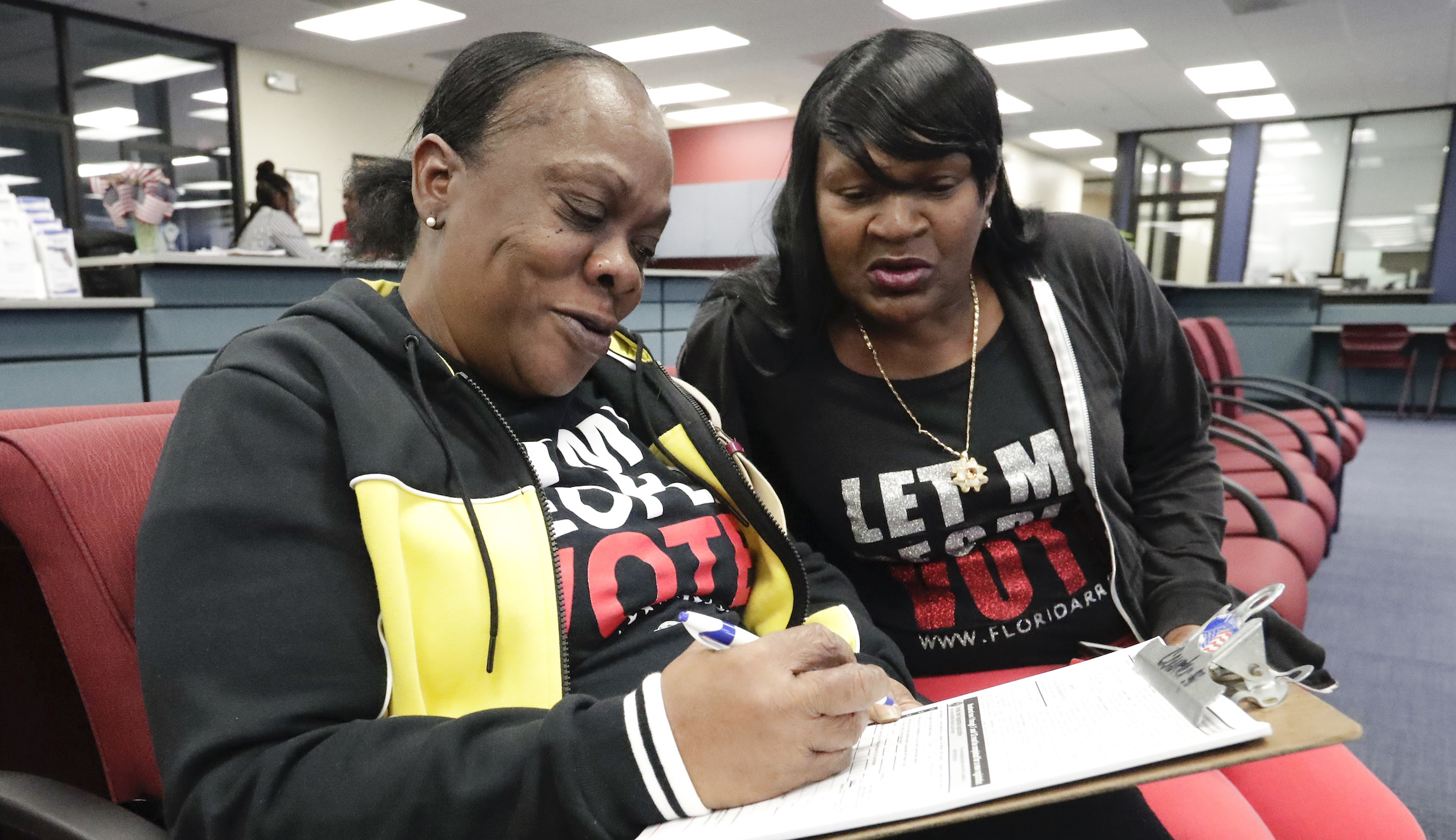Florida can’t bar felons from voting over fines and fees, court rules