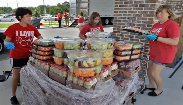 ‘Win-win for our farmers’: Publix buys excess produce and donates to families in need