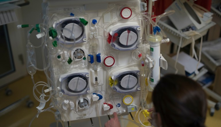 Biden moves to ramp up vaccinations for dialysis patients