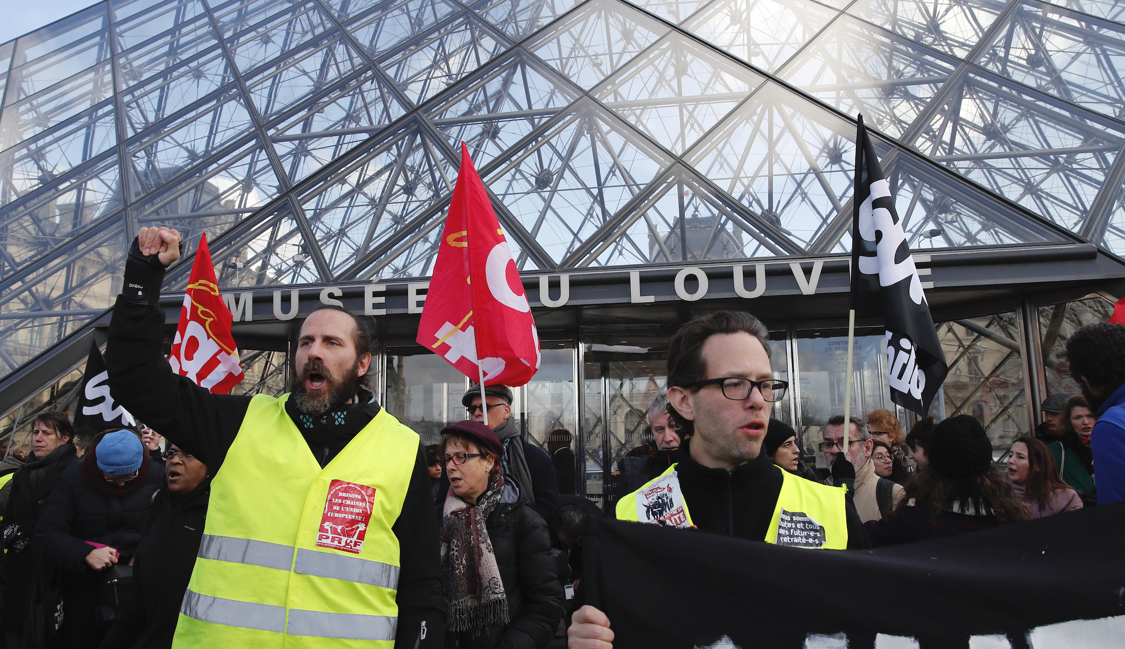 ‘It’s symbolic’: Striking electricity workers cut power to thousands in Paris