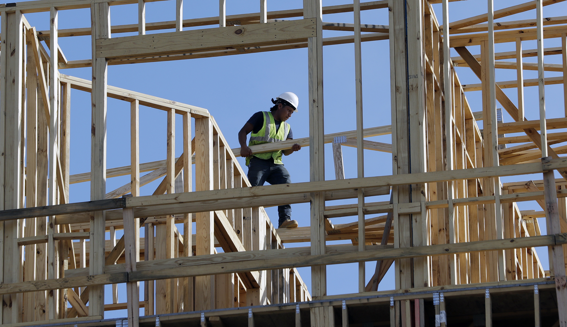 Economy grows at 2.3 percent in first quarter, faster than expected