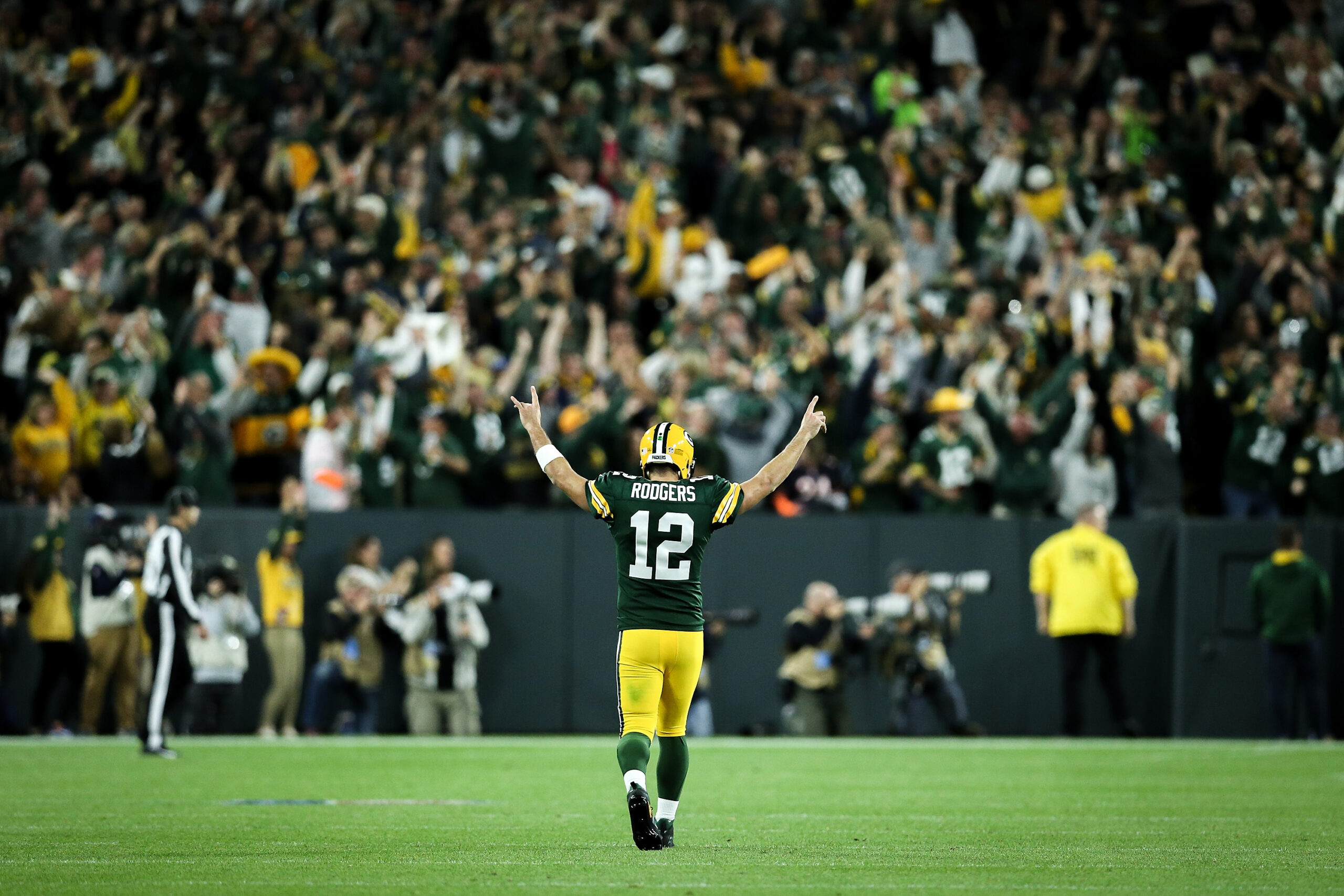 Steelers Fade, Aaron Rodgers Rises (on One Leg), and More from Week 1