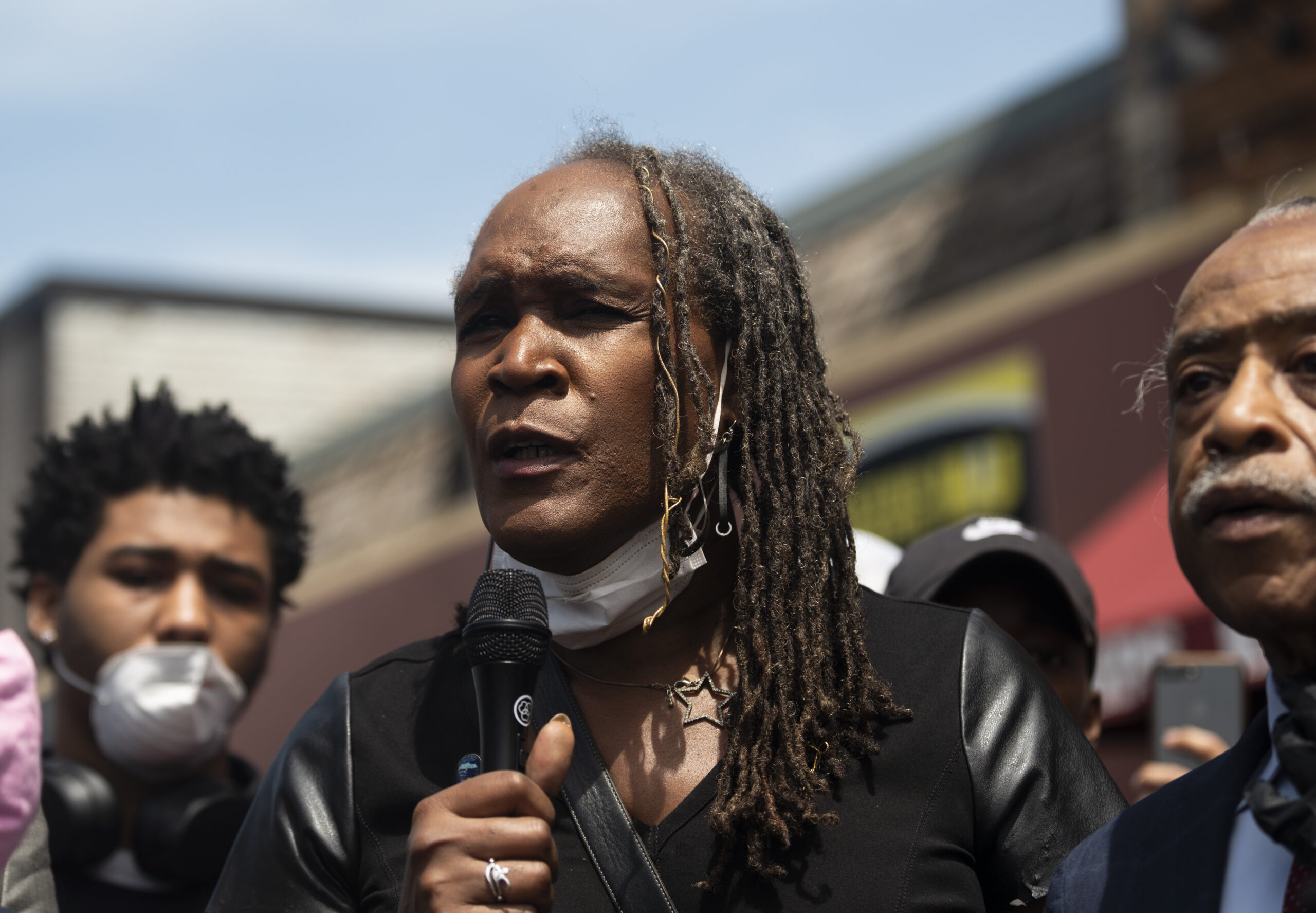 Minneapolis protesters hold city council vice president ‘hostage’ to sign list of demands, she says