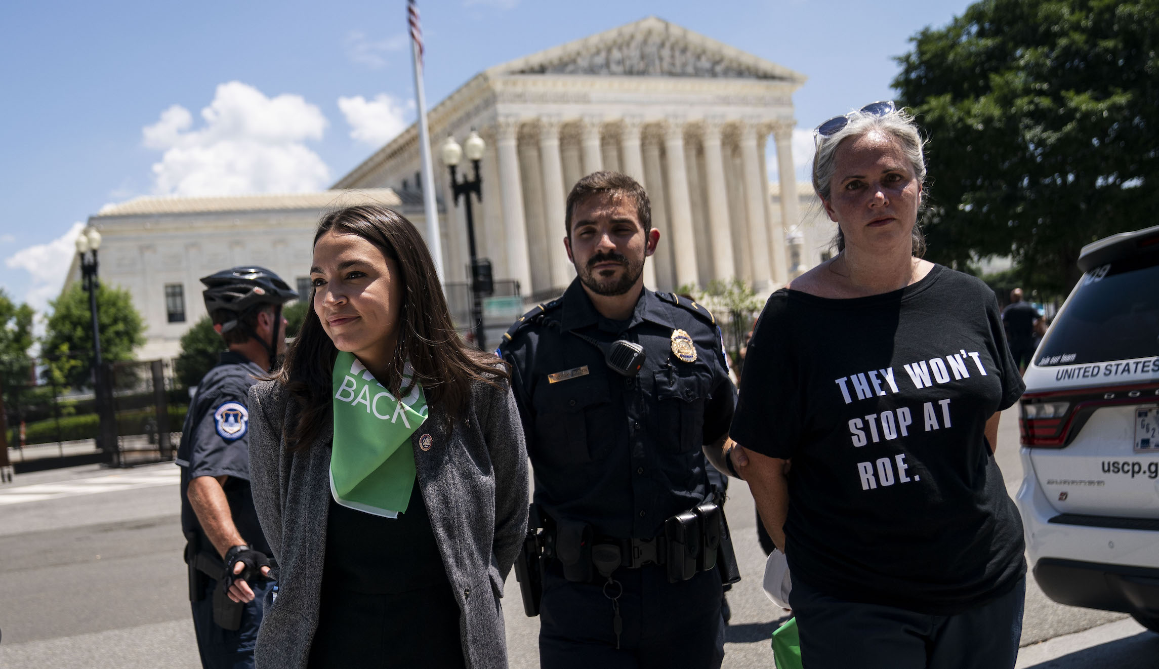 SEE IT: AOC mocked as ‘professional victim’ for pretending to be handcuffed