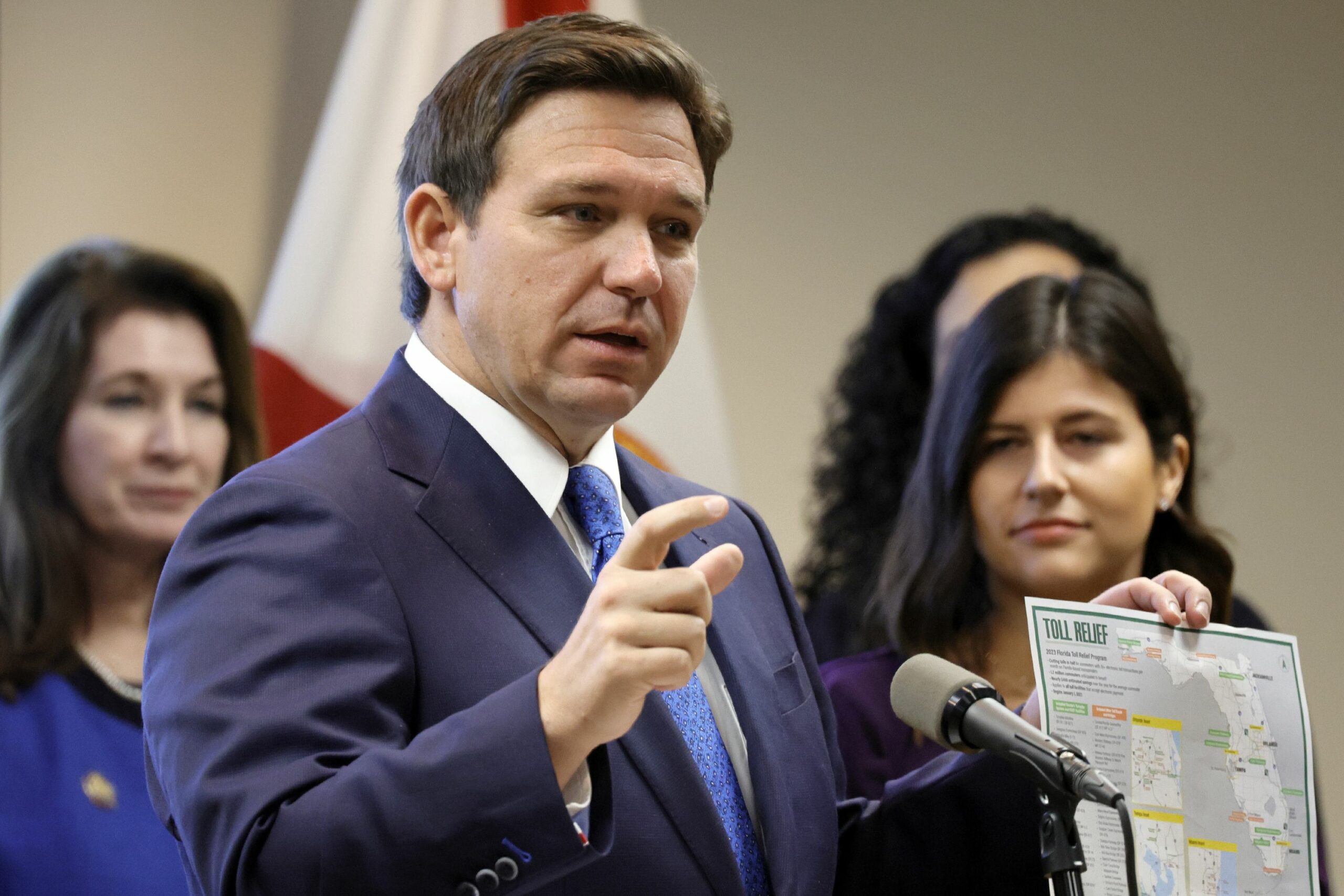 DeSantis claims teachers union ‘manufactured’ removal of certain books