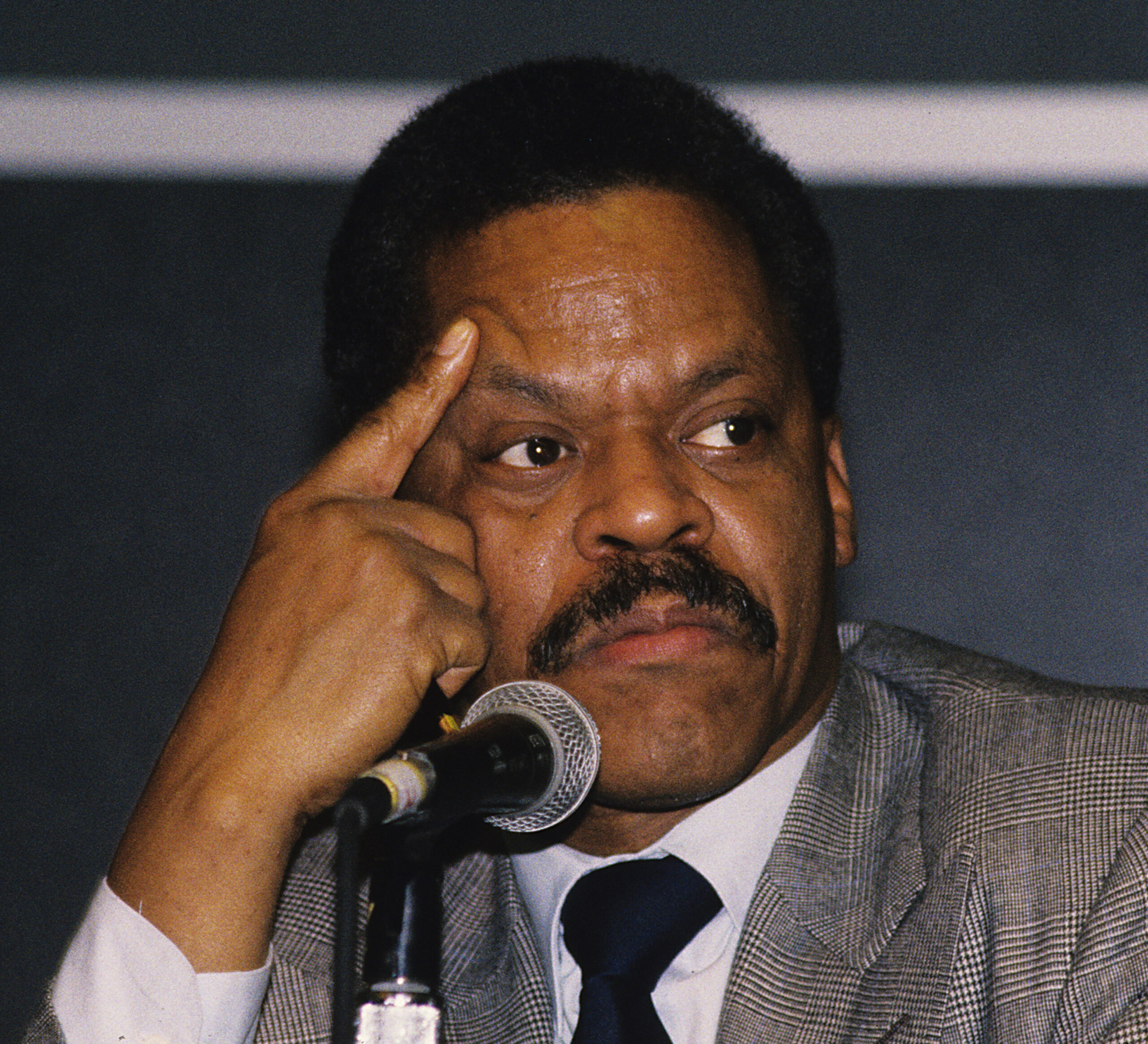 Former CNN anchor Bernard Shaw dead at 82