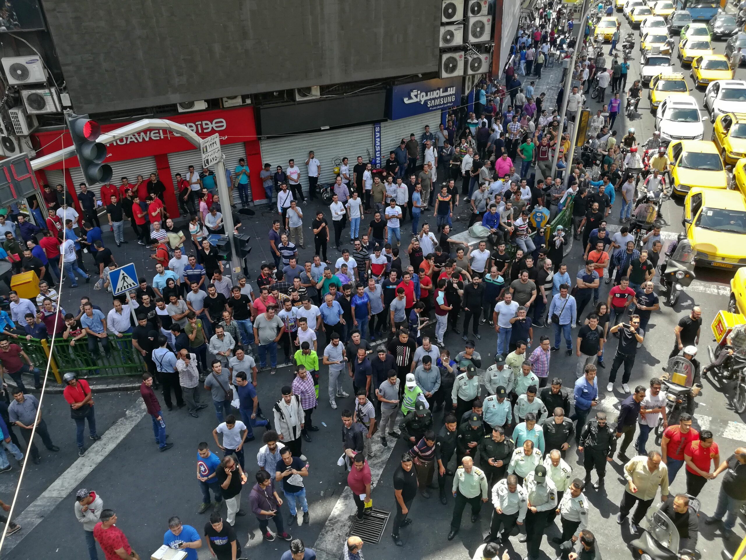 U.S. Offers Words of Support to Iranian Protesters