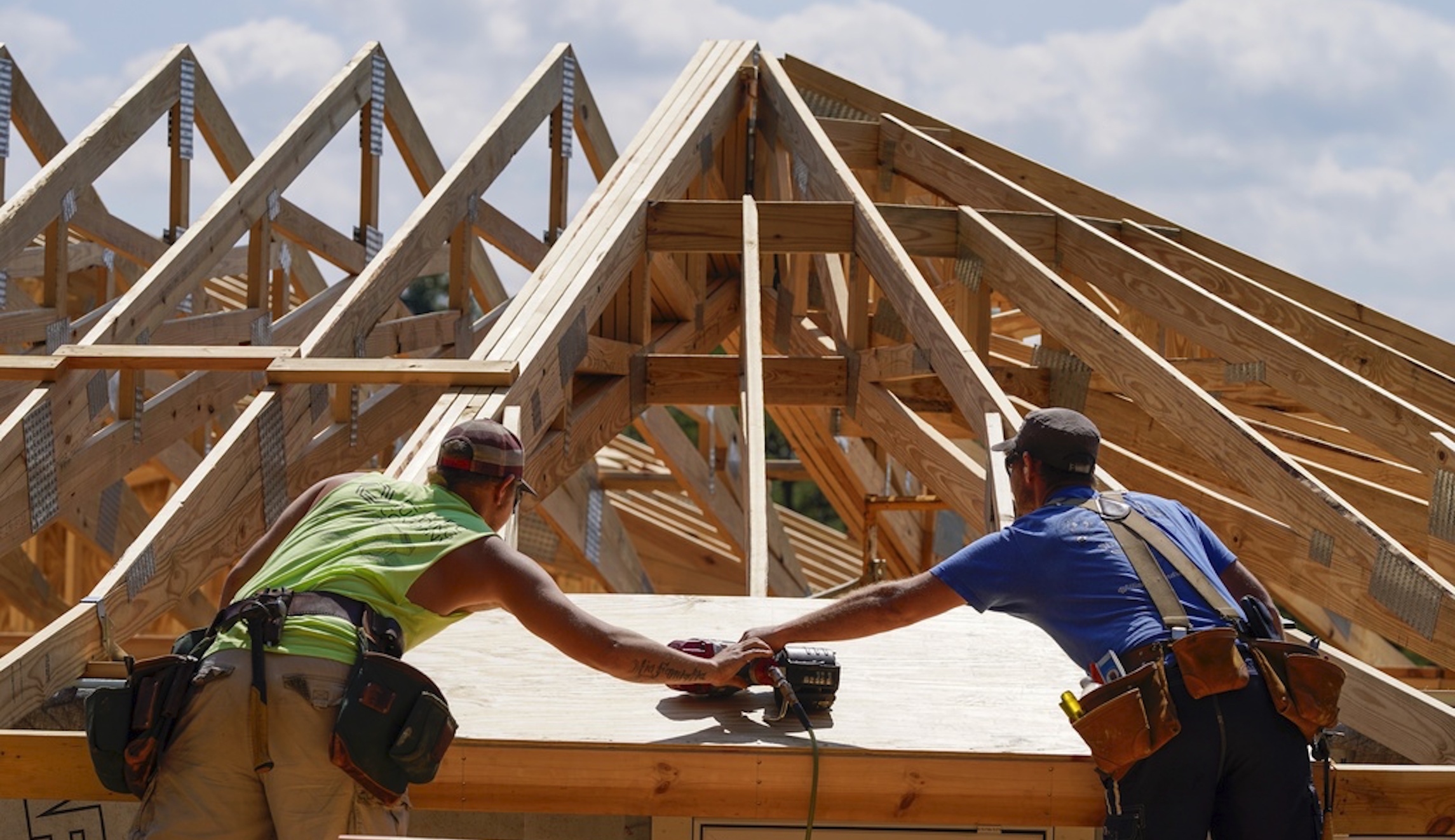 Housing starts rise in October despite higher mortgage rates