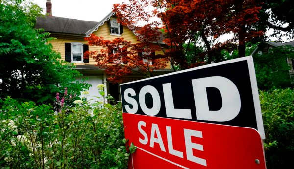 Mortgage rates have biggest weekly drop since 2008