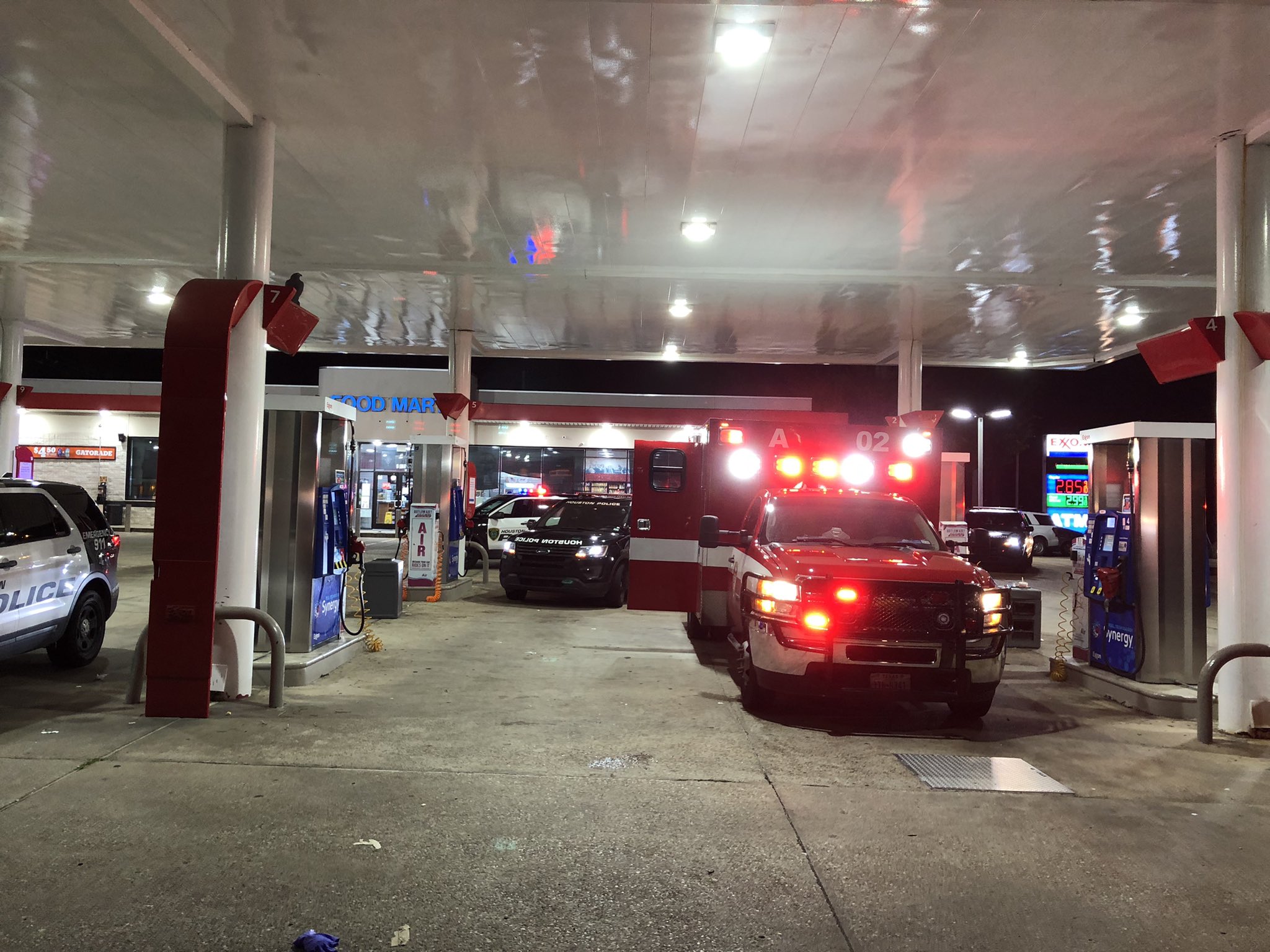 Armed suspect carjacks Houston ambulance with patient and EMT inside