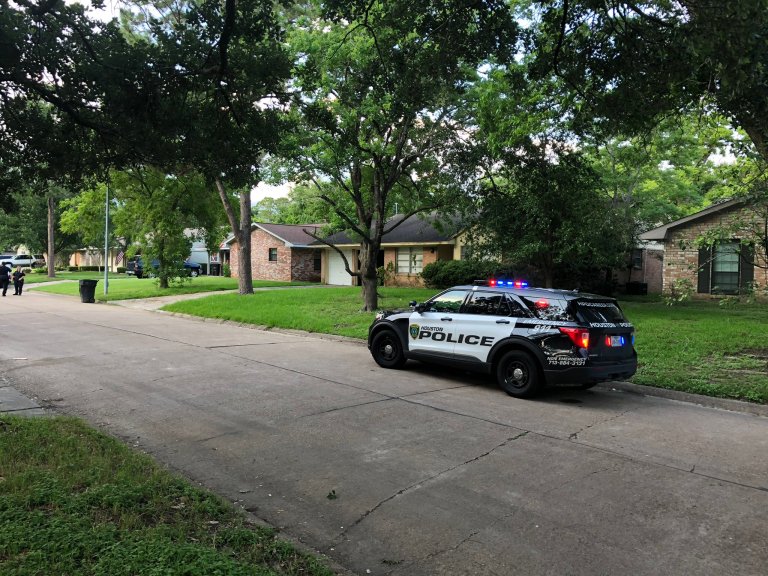 Texas police arrest two and rescue 10 in suspected human smuggling operation