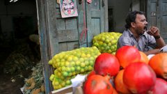 India slaps tariffs on US fruits and nuts