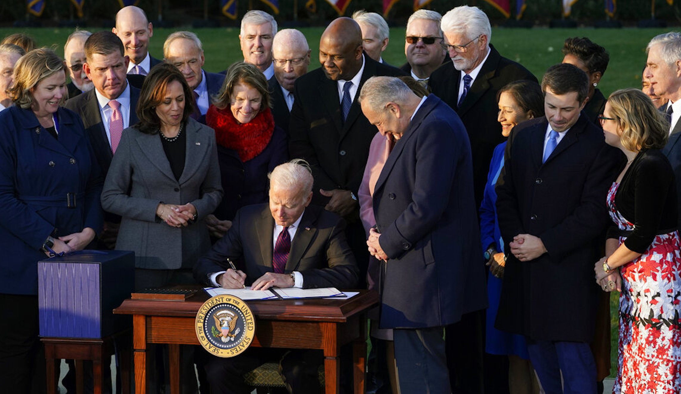 House Democrats to hold 1,000 events to garner support for infrastructure bill