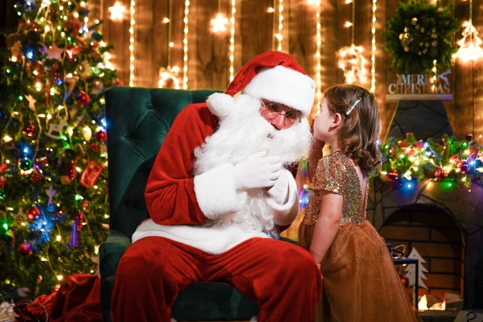 Mother supports daughter not sitting on Santa’s lap: ‘Santa’s lap is very antiquated’