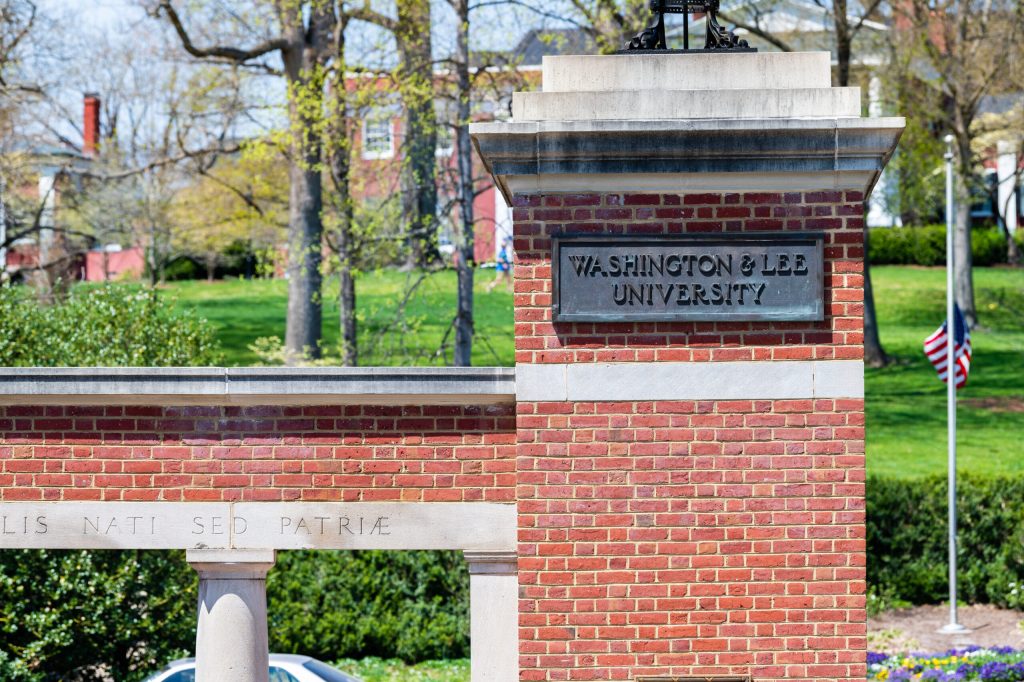 Washington and Lee University to maintain its name