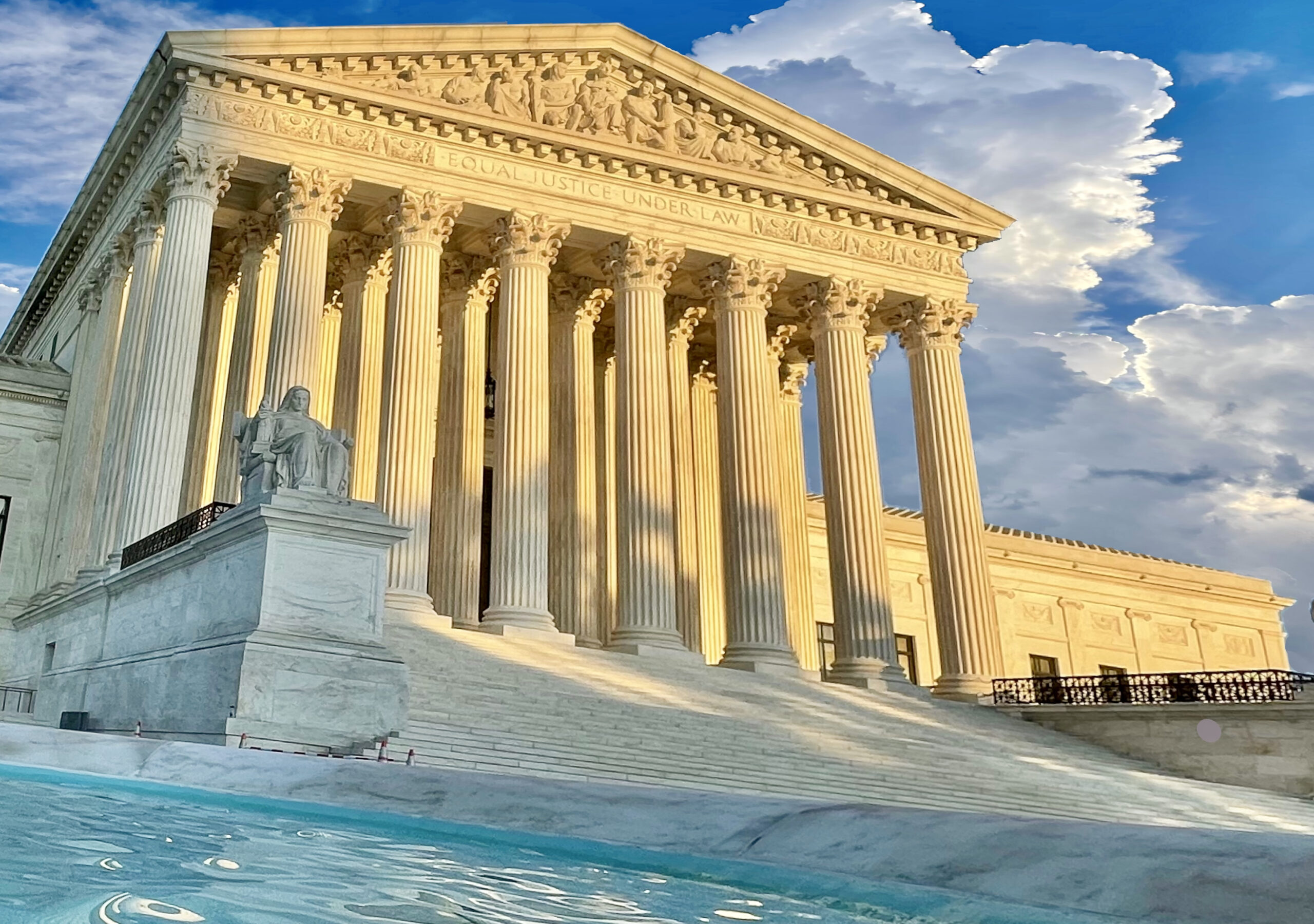 Texas court throws out lawsuit against doctor for violating state abortion law