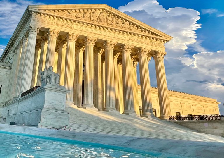 Texas court throws out lawsuit against doctor for violating state abortion law
