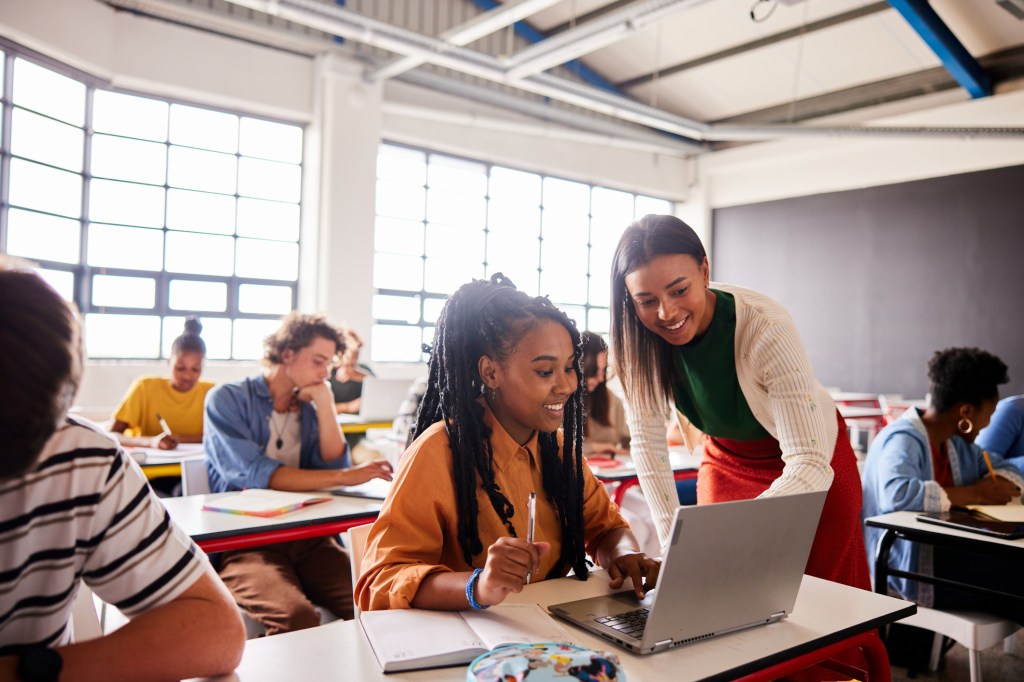 Michigan bill aims to ease substitute teaching requirements