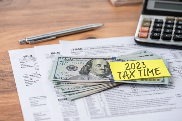 Iowa’s top income tax rate still exceeds most states
