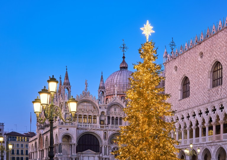 Sleigh swap: Santas arrive on gondolas in Italy
