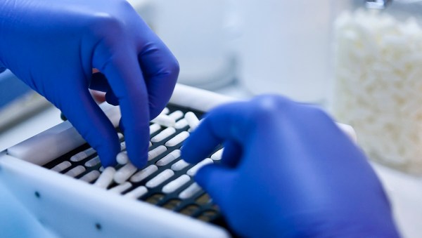 FDA again approves record-breaking number of generic drugs