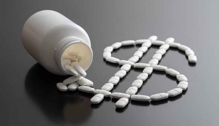 FDA commissioner rattles healthcare industry with ‘warning shot’ on drug rebates