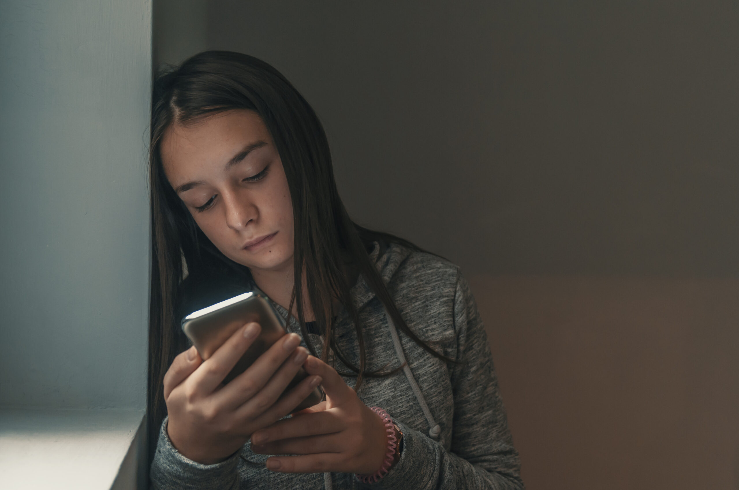 Social media drives suicidal thoughts in teenagers: Study