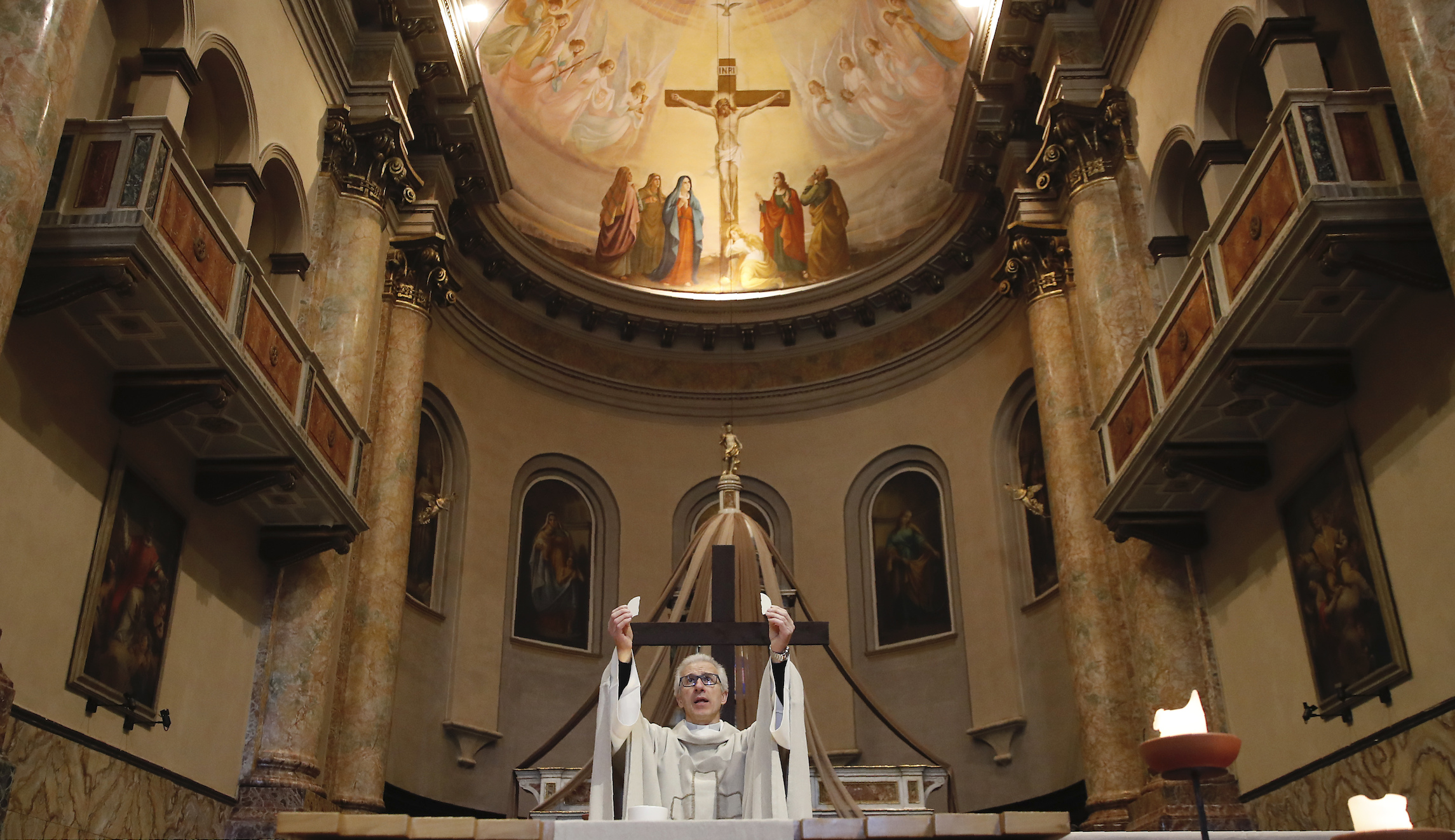 Italy to restart Catholic Masses this month ahead of schedule