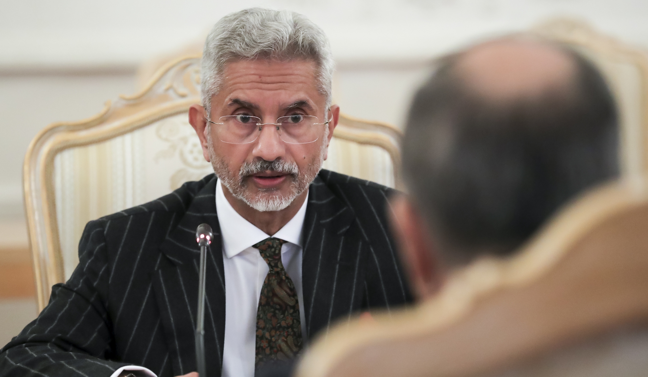 Putin tries to launch peace talks from a position of weakness