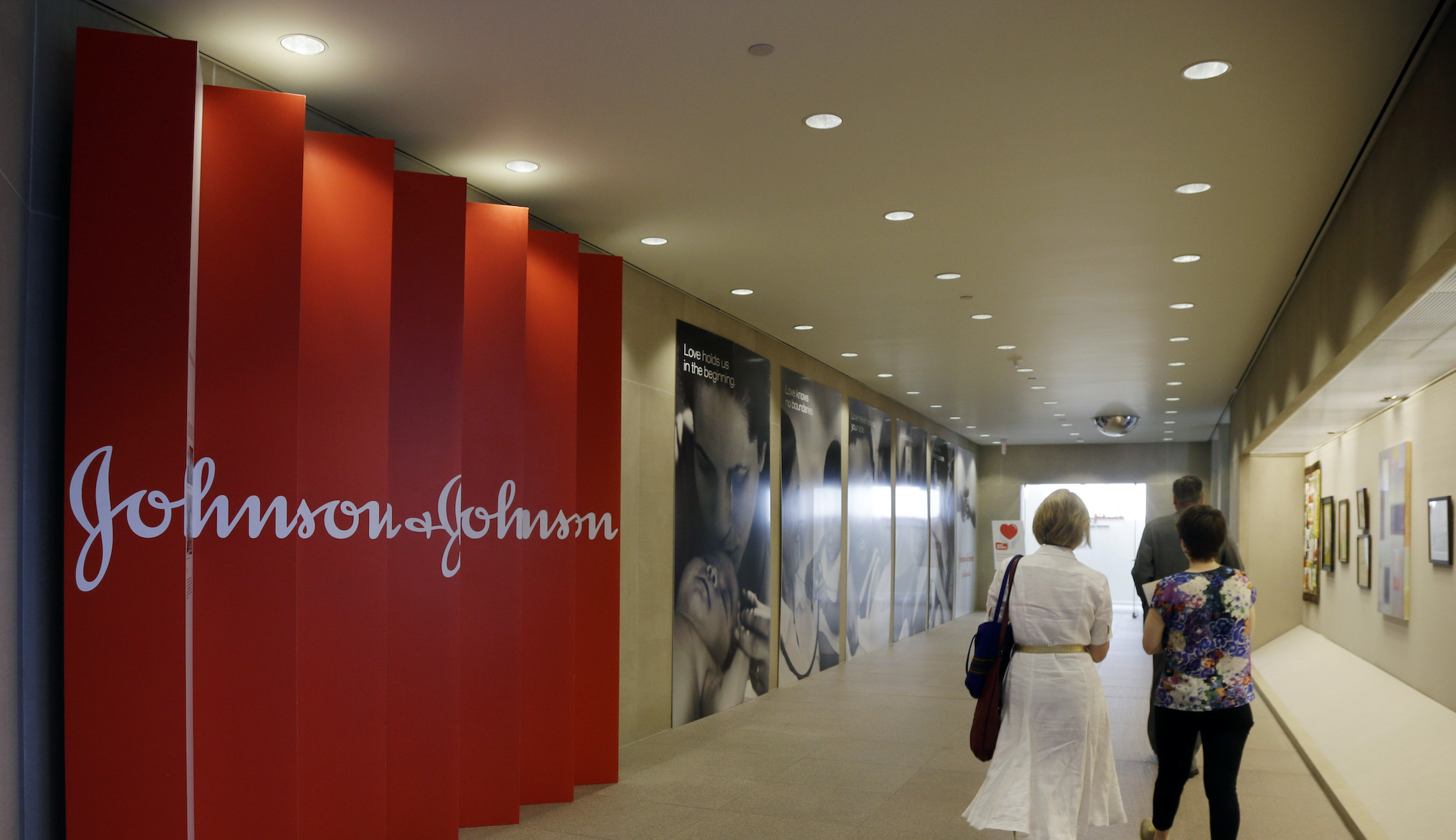 Johnson & Johnson announces it will split in two