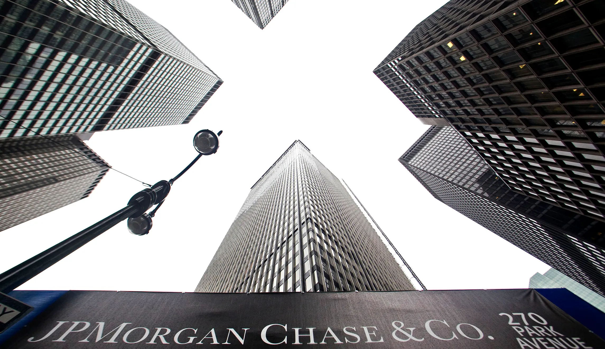 Mortgage slump undermines profit outlook at top US banks