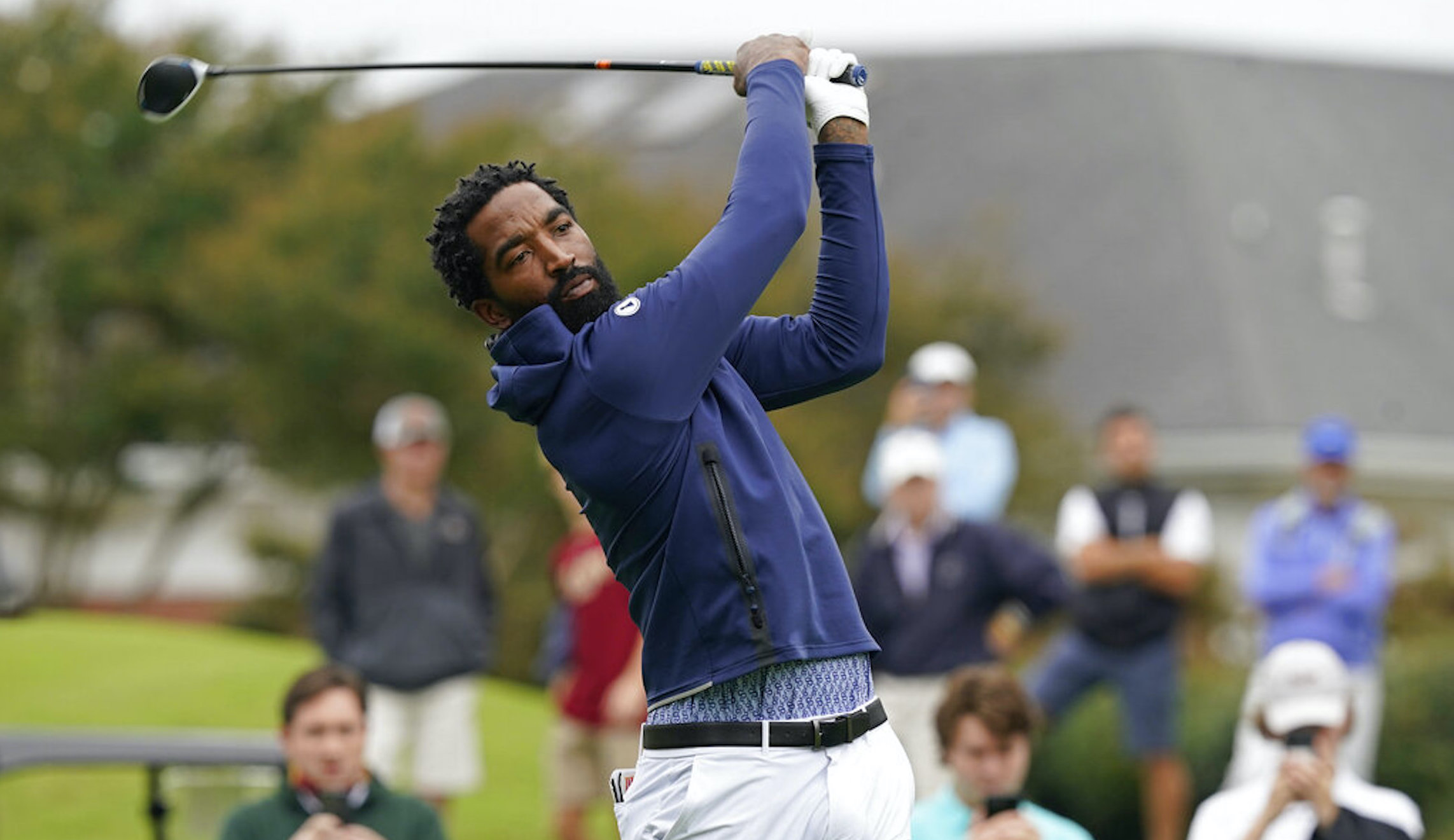 Retired NBA star JR Smith makes college golf debut, gets attacked by bees