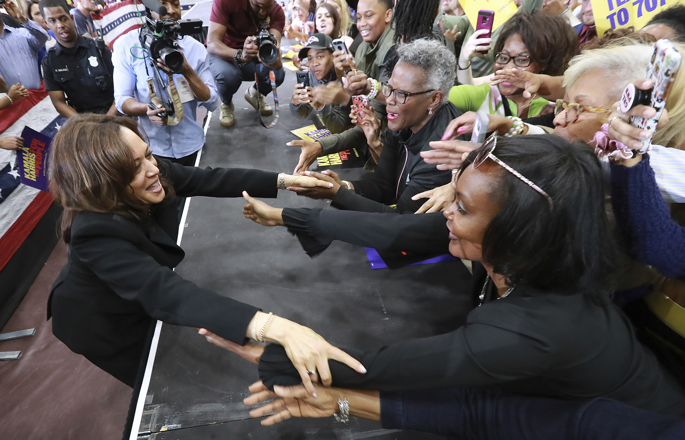 Kamala Harris reaches for black women voters in Atlanta