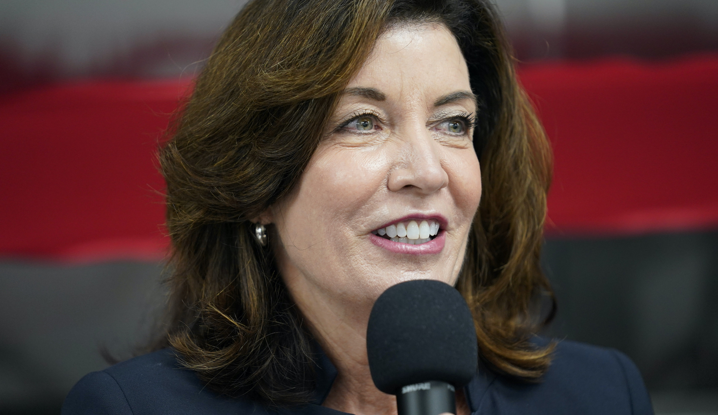 Hochul loosens state job requirements for migrant workers