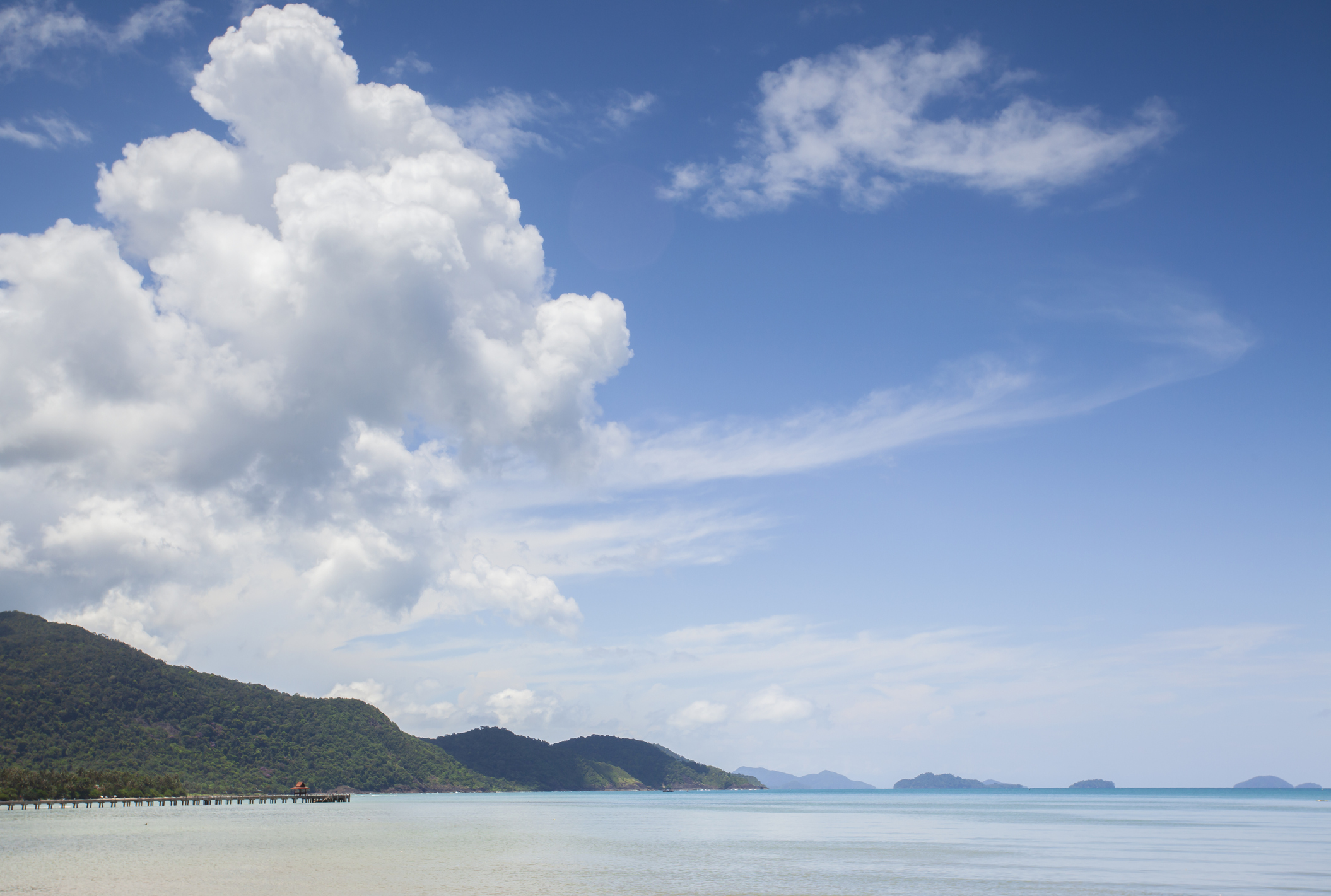 American in Thailand faces possibility of jail time for negative resort reviews
