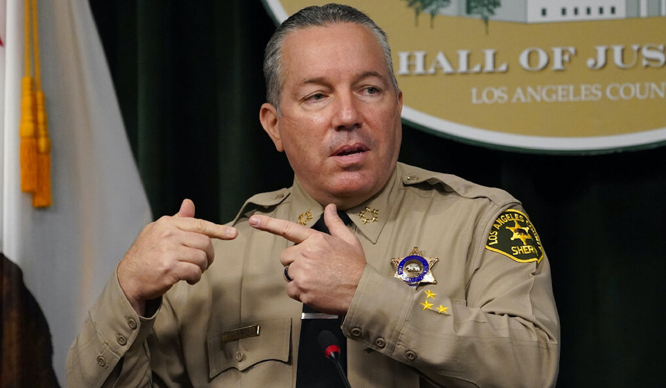 Los Angeles sheriff won’t enforce ‘politicized’ vaccine mandate