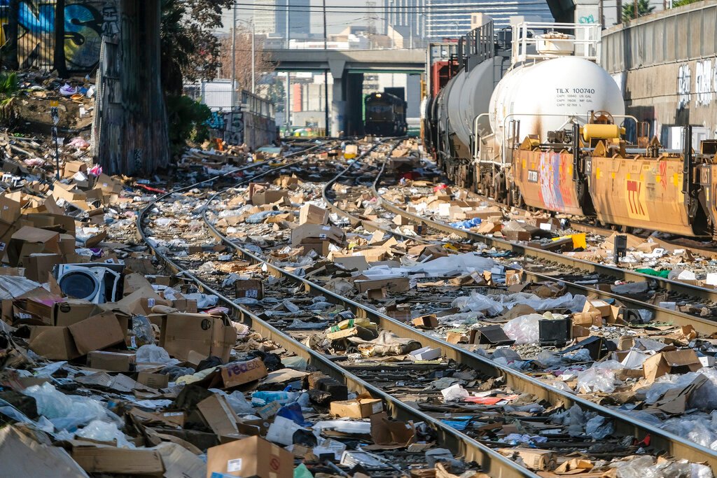 Police task force busts Los Angeles train cargo theft rings