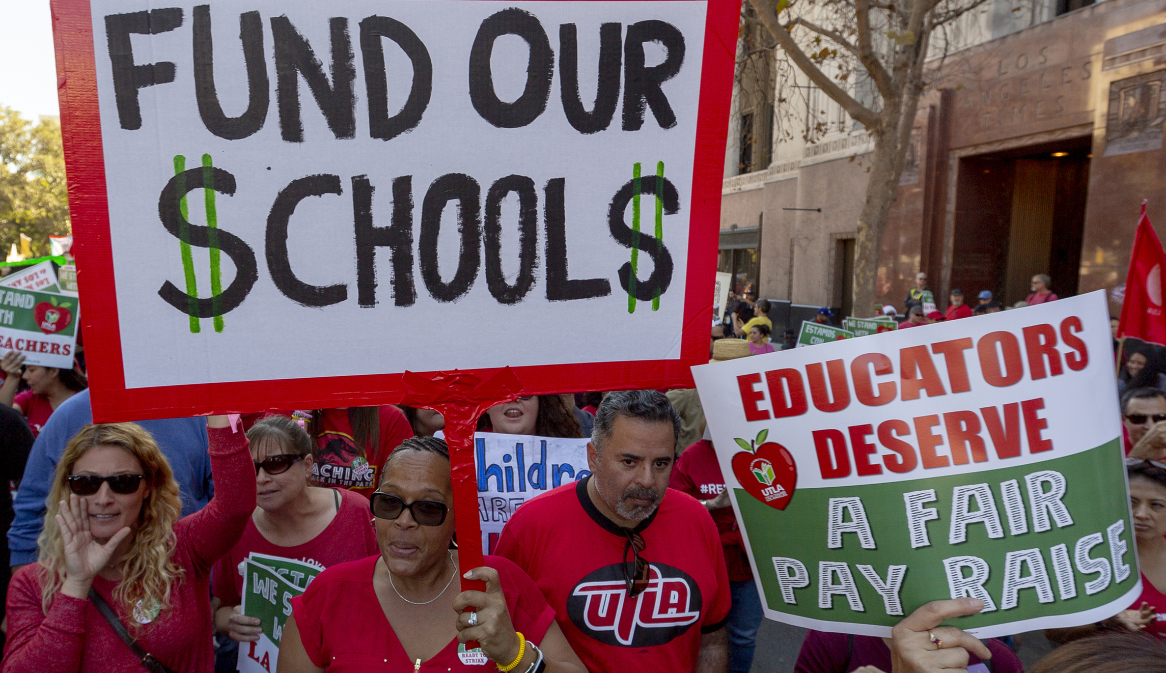 30,000 Los Angeles teachers set to go on strike Thursday